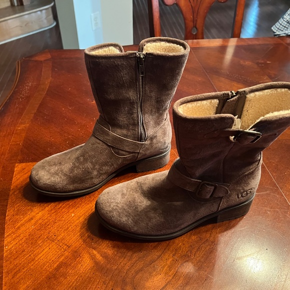 UGG Brown Side Zip Boots Sz 9.5 - Picture 1 of 6